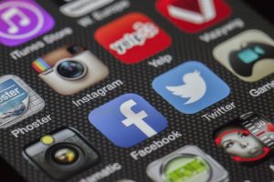 Social Media Netzwerke wie Facebook, Twitter & Co werden von Löschanfragen voraussichtlich am stärksten betroffen sein und dürften Mitglieder verlieren.